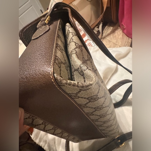 ❌❌SOLD ON FB❌❌Vintage Gucci Crossbody - Picture 7 of 17